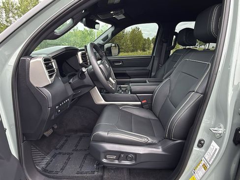 Used 2026 Toyota Tundra Limited AWD/4WD image 25