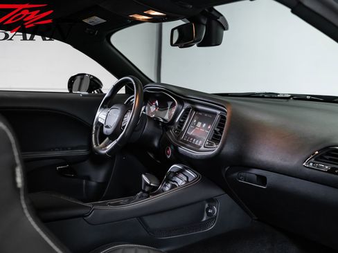 Used 2015 Dodge Challenger SRT Hellcat RWD image 41