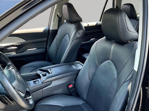 Used 2024 Toyota Grand Highlander AWD image 21