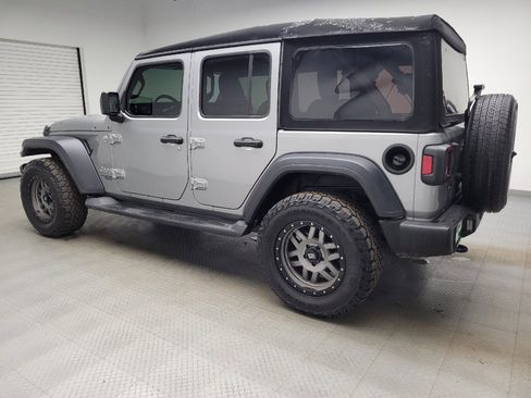Used 2018 Jeep Wrangler Unlimited Sport S AWD/4WD image 3