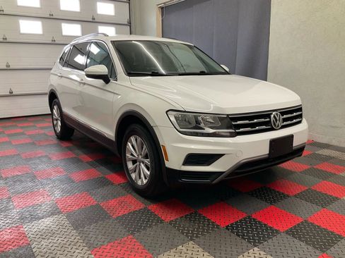 Used 2018 Volkswagen Tiguan SE w/ 3rd Row Seat Package image 1