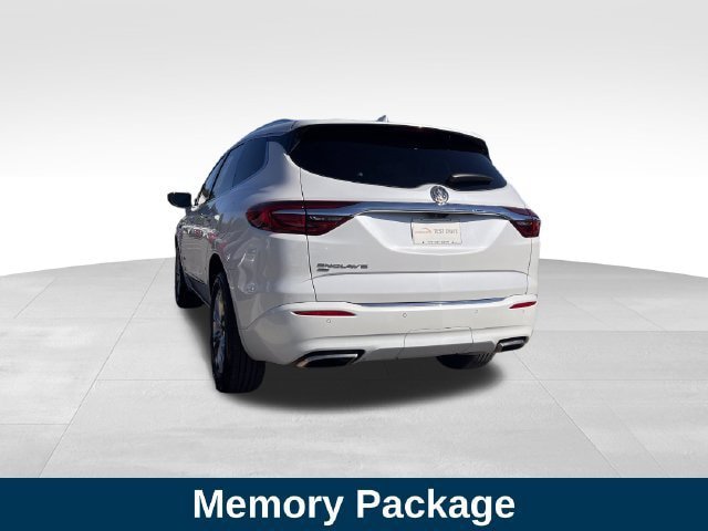 Used 2021 Buick Enclave Avenir w/ Avenir Technology Package AWD/4WD image 3