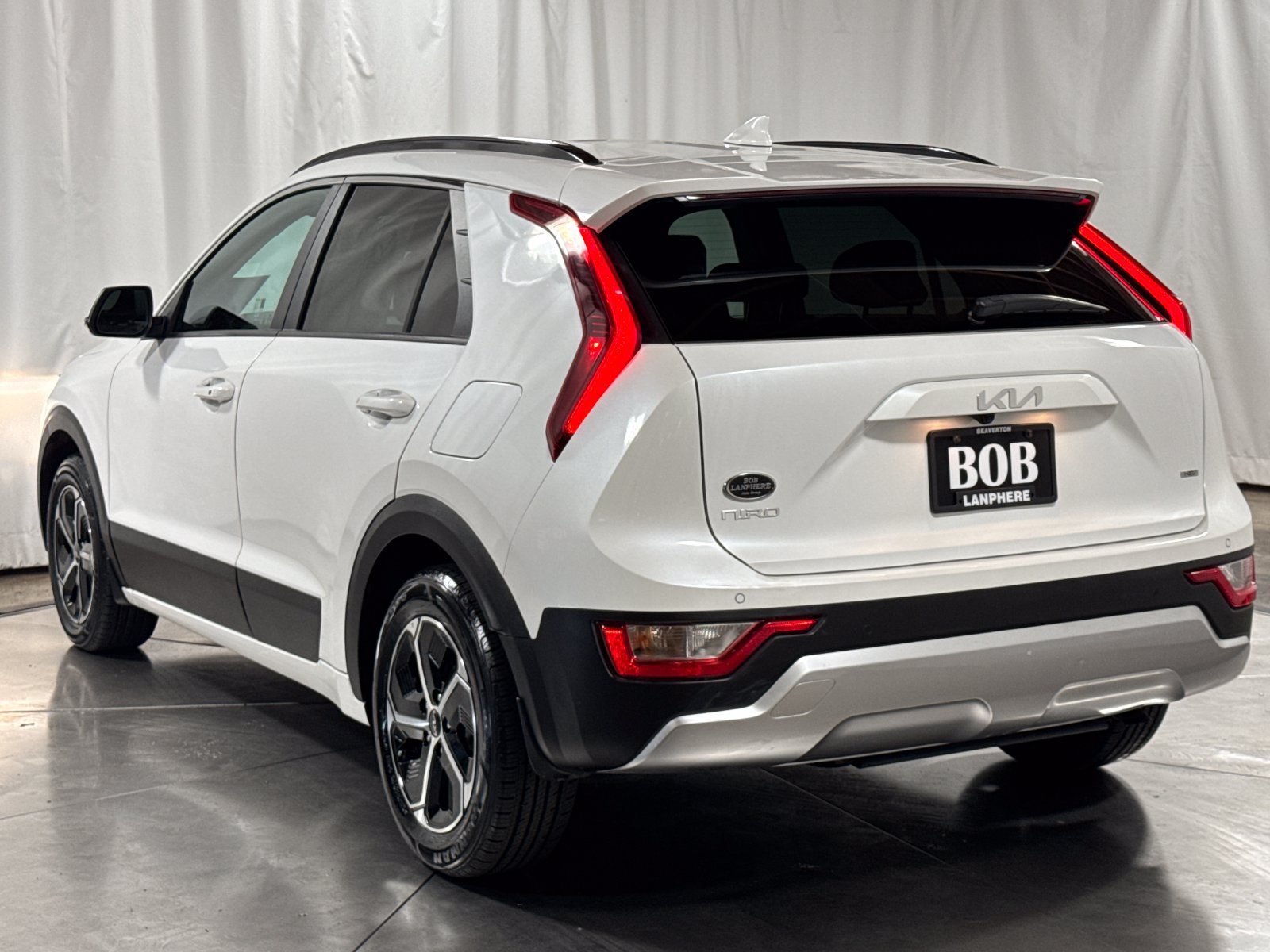 Used 2023 Kia Niro EX FWD image 9