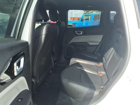 Used 2025 Jeep Compass Limited AWD/4WD image 13