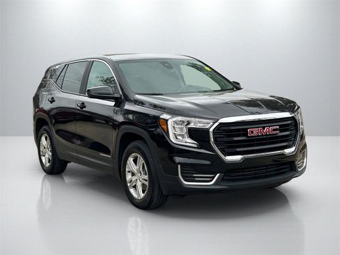 Used 2024 GMC Terrain SLE image 3