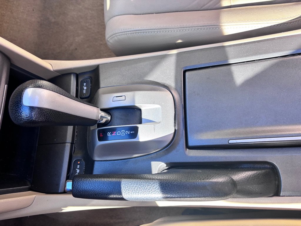 Used 2011 Honda Accord EX-L image 11