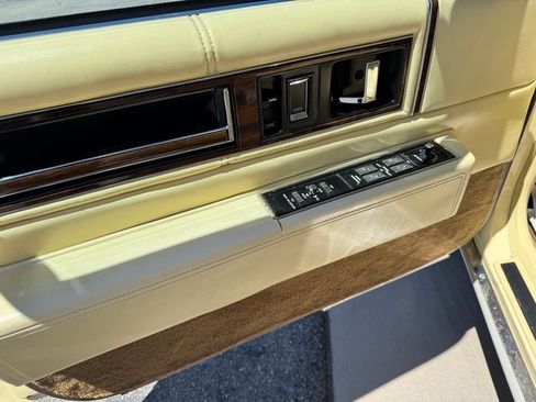 Used 1989 Cadillac De Ville Sedan image 17