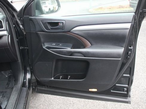 Used 2018 Toyota Highlander Plus image 28