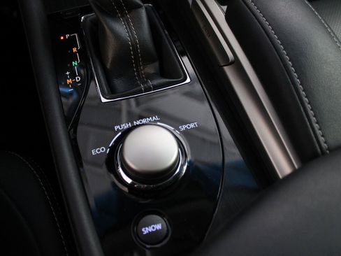 Used 2016 Lexus GS 200t image 33