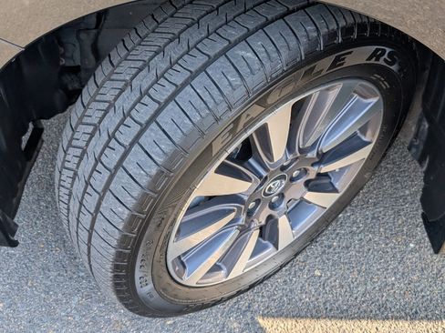 Used 2020 Toyota Sienna Limited Premium image 21