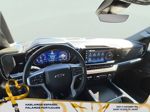 Used 2025 Chevrolet Silverado 2500 LTZ w/ LTZ Plus Package image 12