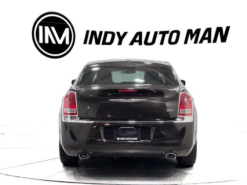 Used 2012 Chrysler 300 Limited RWD image 5