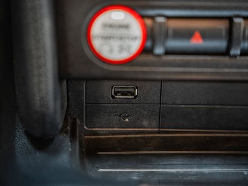 Used 2017 Ford Mustang Coupe image 28