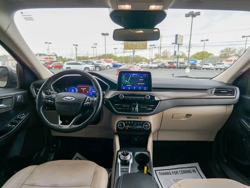 Used 2020 Ford Escape Titanium AWD/4WD image 15