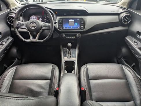 Used 2022 Nissan Kicks SV image 16