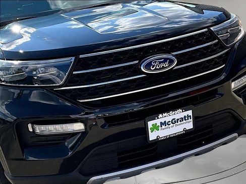 Used 2020 Ford Explorer XLT w/ Equipment Group 202A AWD/4WD image 36