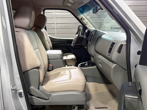 Used 2019 Nissan NV 3500 SL image 24
