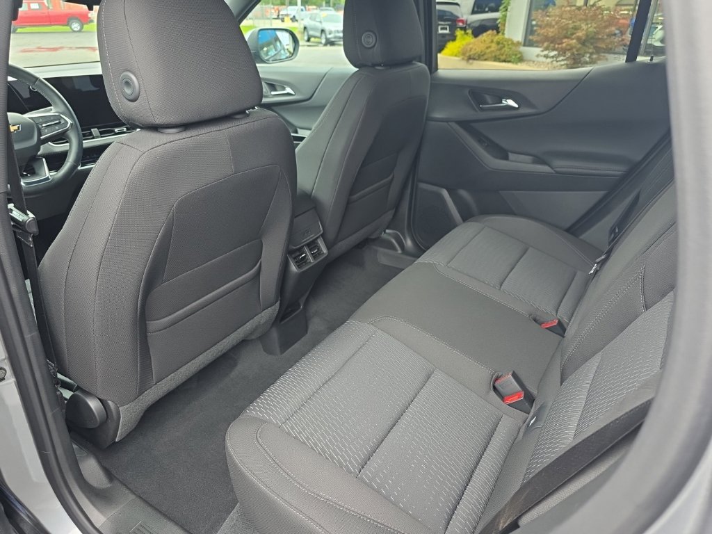 Used 2026 Chevrolet Equinox LT AWD/4WD image 25