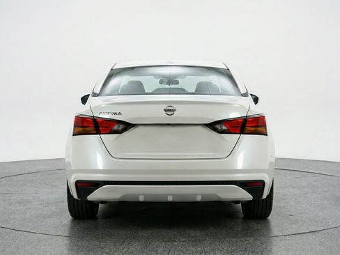 Used 2025 Nissan Altima 2.5 SV image 7