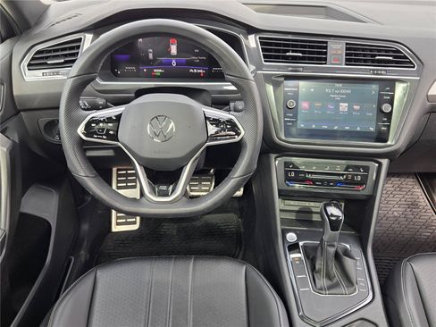 Used 2023 Volkswagen Tiguan SE R-Line FWD image 26
