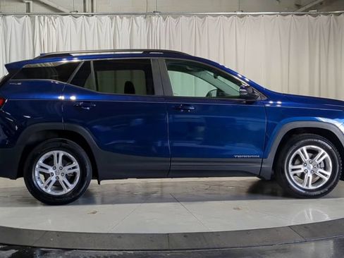Used 2023 GMC Terrain SLE w/ Driver Convenience Package FWD image 11