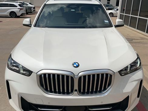 Used 2024 BMW X5 xDrive40i w/ Executive Package AWD/4WD image 3