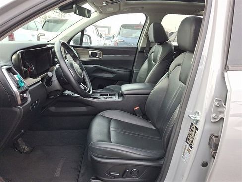 Certified 2023 Kia Sorento EX w/ Panoramic Sunroof Package image 14
