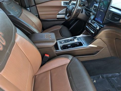 Used 2021 Ford Explorer King Ranch w/ Premium Technology Package image 21