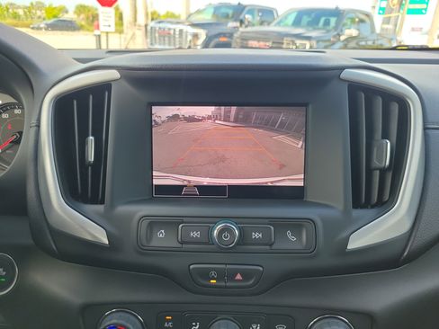 Used 2023 GMC Terrain SLE w/ Driver Convenience Package FWD image 10