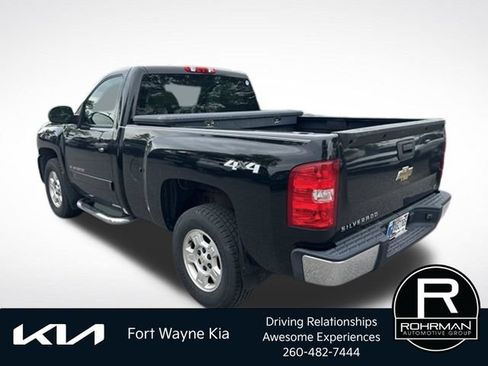 Used 2007 Chevrolet Silverado 1500 LT w/ 1LT Convenience Package AWD/4WD image 3