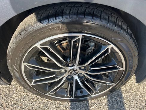 Used 2022 Toyota Avalon Touring image 7