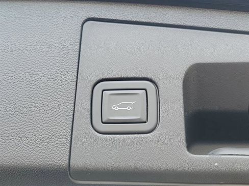 Certified 2023 Cadillac XT4 Premium Luxury image 31