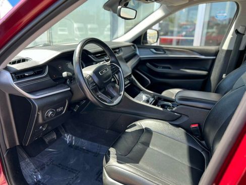 Used 2022 Jeep Grand Cherokee Limited image 15