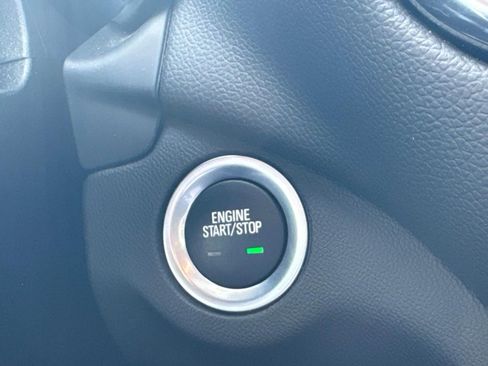 Used 2023 Chevrolet Equinox LT image 31