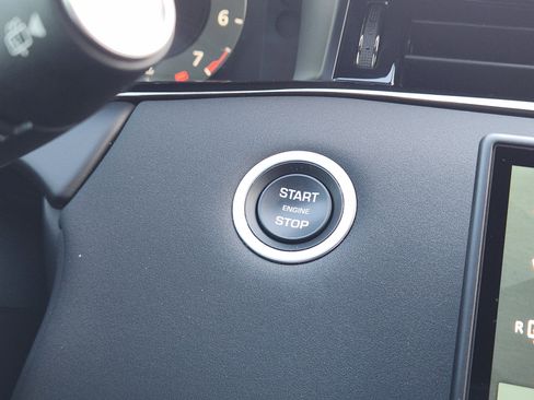 Certified 2026 Land Rover Range Rover Evoque Dynamic SE image 21