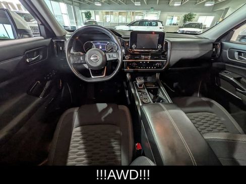 Used 2022 Nissan Pathfinder SV AWD/4WD image 14