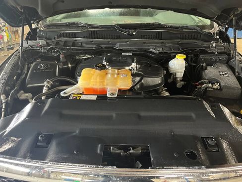 Used 2018 RAM 1500 Classic SLT AWD/4WD image 23
