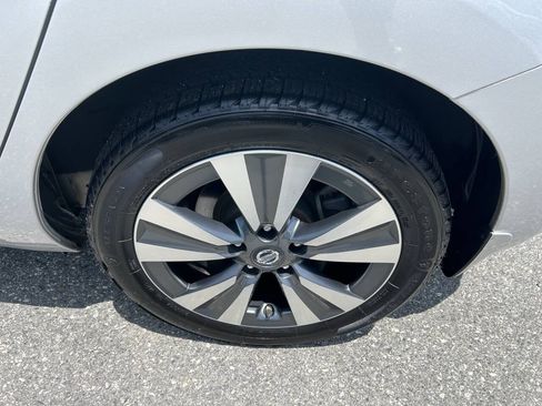 Used 2016 Nissan Leaf SV w/ Premium Package FWD image 12