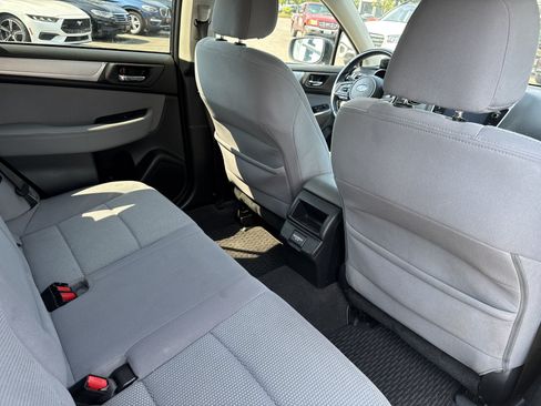 Used 2018 Subaru Outback 2.5i Premium AWD/4WD image 9