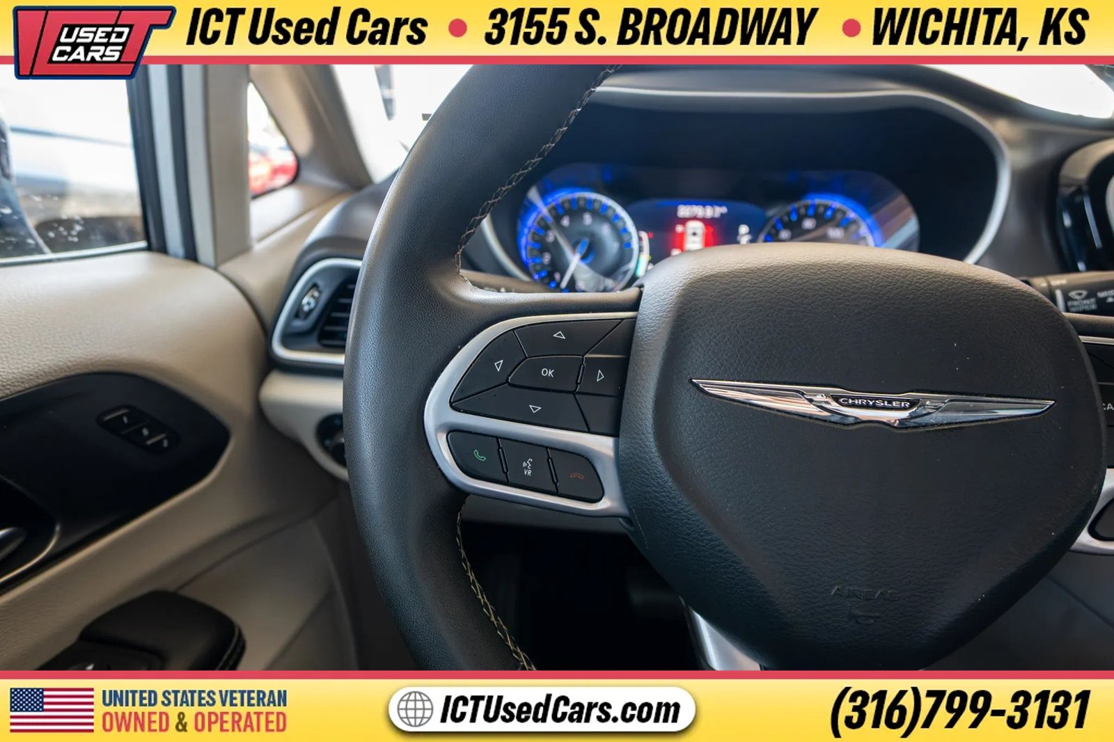 Used 2024 Chrysler Pacifica Touring-L FWD image 19