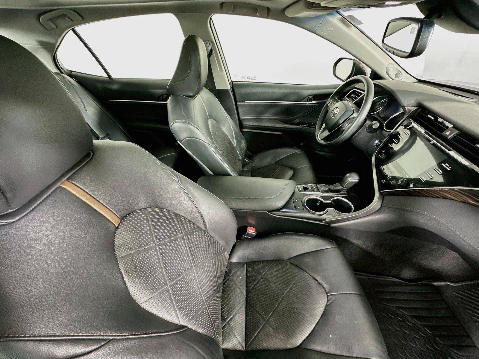 Used 2018 Toyota Camry XLE FWD image 28