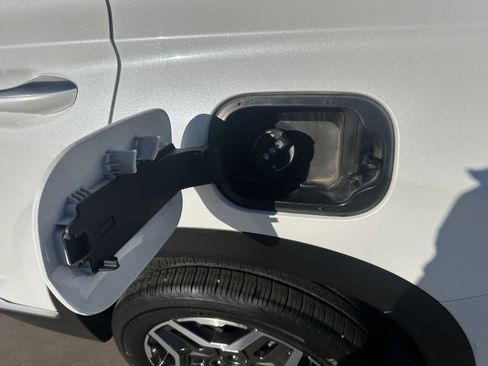 Used 2021 Hyundai Santa Fe Limited image 34