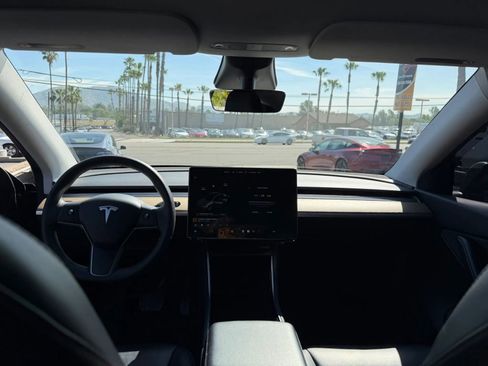 Used 2020 Tesla Model Y Long Range AWD/4WD image 27