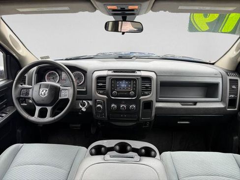 Certified 2019 RAM 1500 Express w/ Express Value Package AWD/4WD image 11