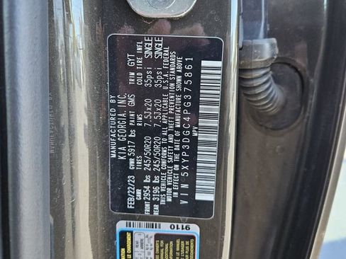 Used 2023 Kia Telluride EX w/ EX Captain's Chair Package image 16