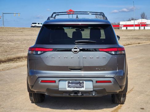 New 2026 Nissan Pathfinder SL image 8