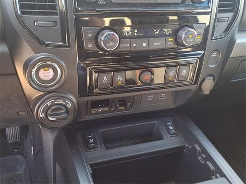 Used 2023 Nissan Titan PRO-4X w/ Pro-4x Convenience Package image 9