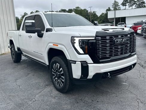 Used 2025 GMC Sierra 2500 Denali Ultimate image 4