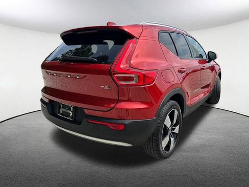 Used 2021 Volvo XC40 T5 Momentum w/ Premium Package AWD/4WD image 17