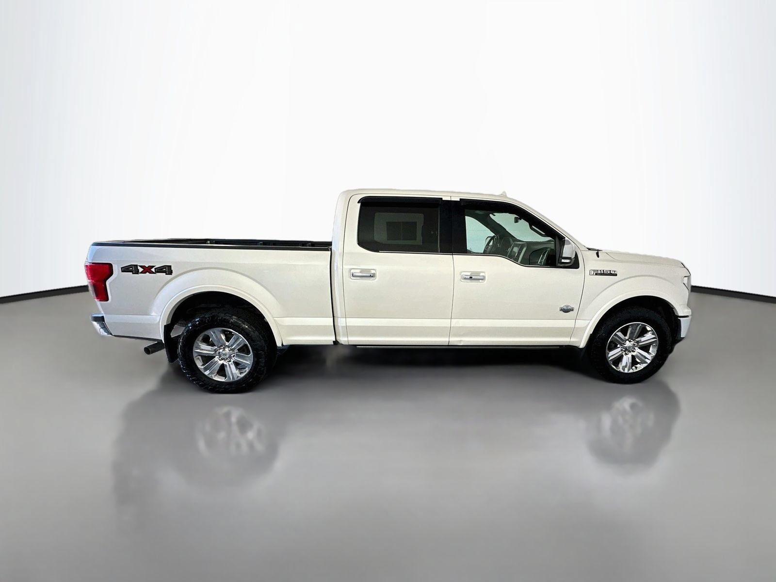 Used 2019 Ford F150 King Ranch w/ Equipment Group 601A Luxury AWD/4WD image 8